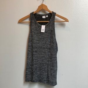 Gap top, size M.       SKU9